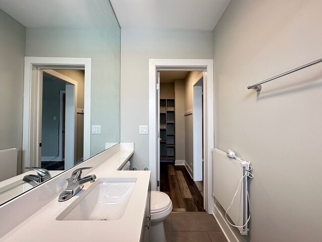 Building Photo - 373 Hazel Ave