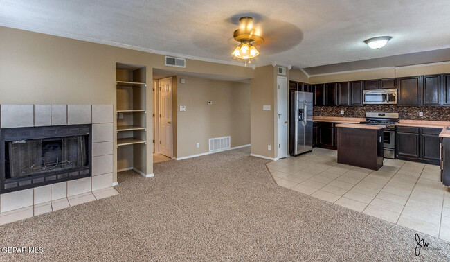 Building Photo - 10789 Pleasant Sand Dr