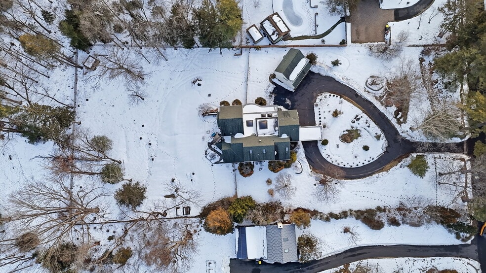 Building Photo - 244 Mathers Rd