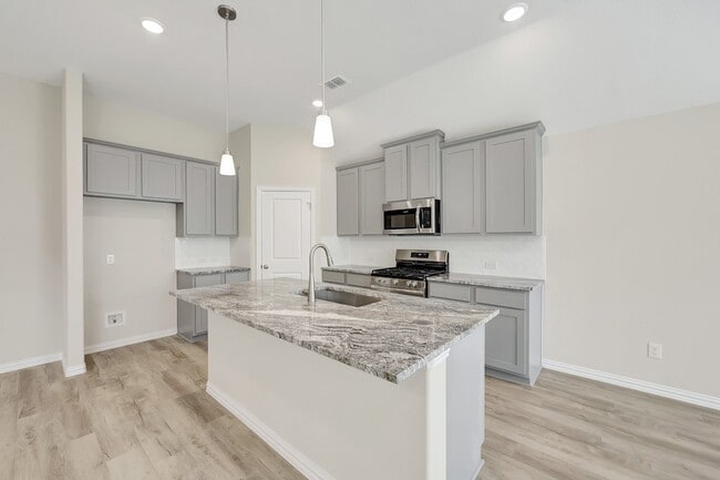 Building Photo - 2810 Woodbrook Dr