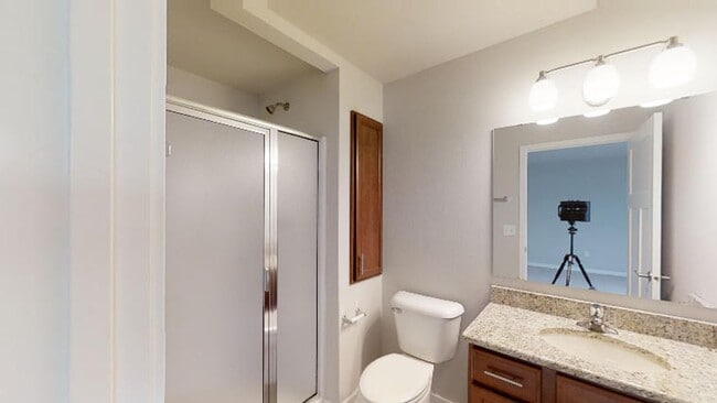 Building Photo - RENT SPECIAL - 2 Bedroom 2 Bathroom Condo Style Inner-Upper is Available