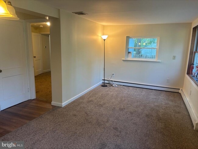 Building Photo - 1043 Thrush Ln