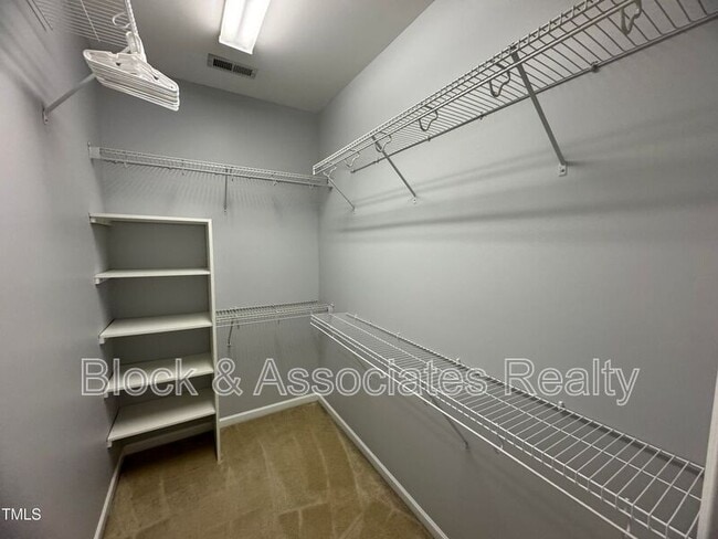 Building Photo - 748 Wickham Ridge Rd