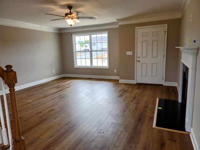 Building Photo - 11351 Narrow Leaf Dr