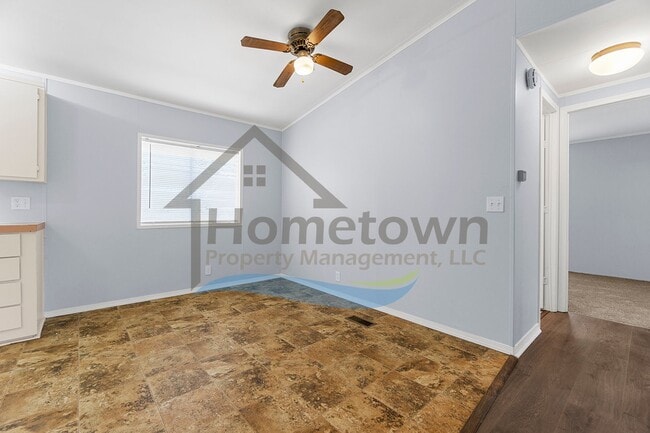 Building Photo - 3 Bedroom 2 Bathroom Home with Off-Street ...