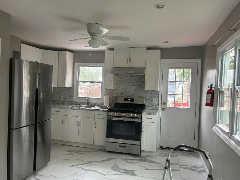 Building Photo - 24 Huron Ave