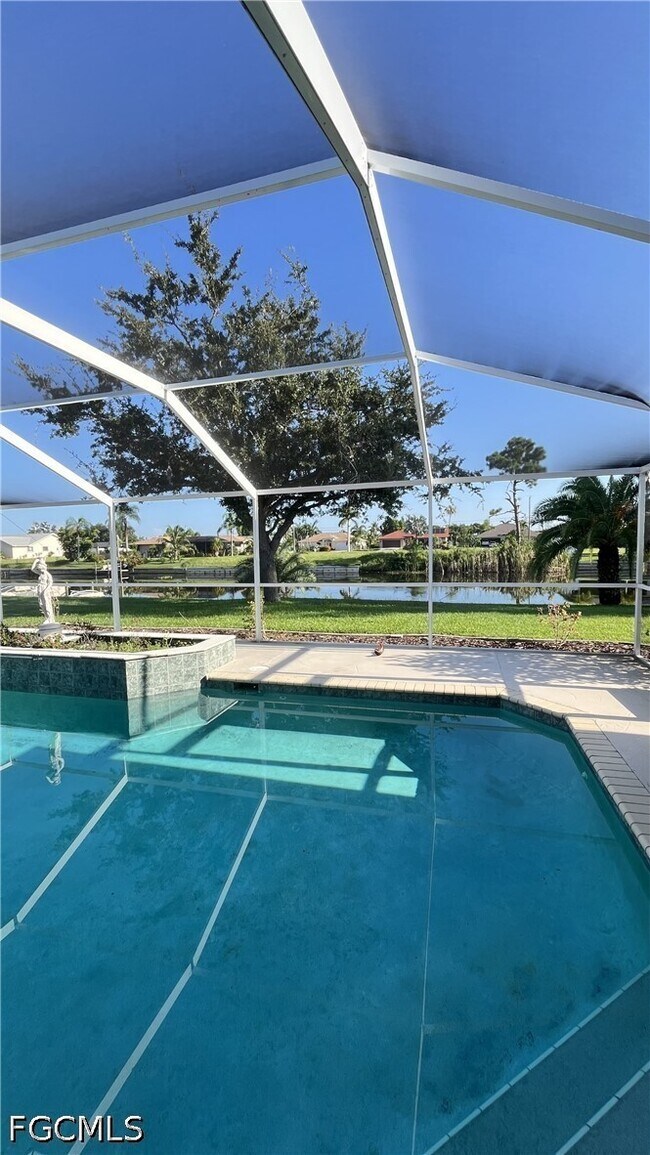 Building Photo - 213 SE 21st St