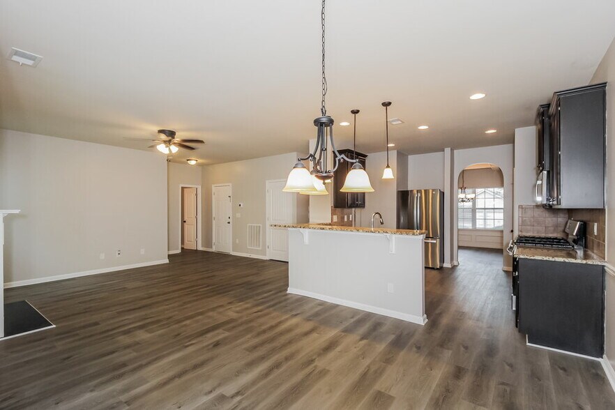Building Photo - 5418 Stirrup Way