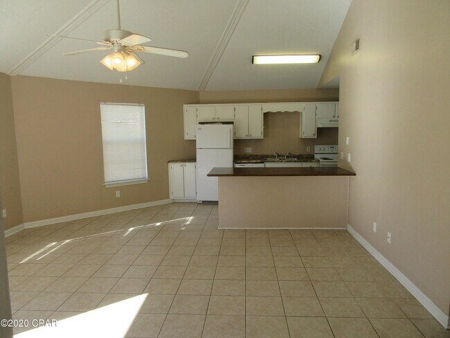 Building Photo - 1401 Gulf Ave