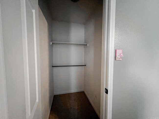 Building Photo - 74 Earnhardt Cir