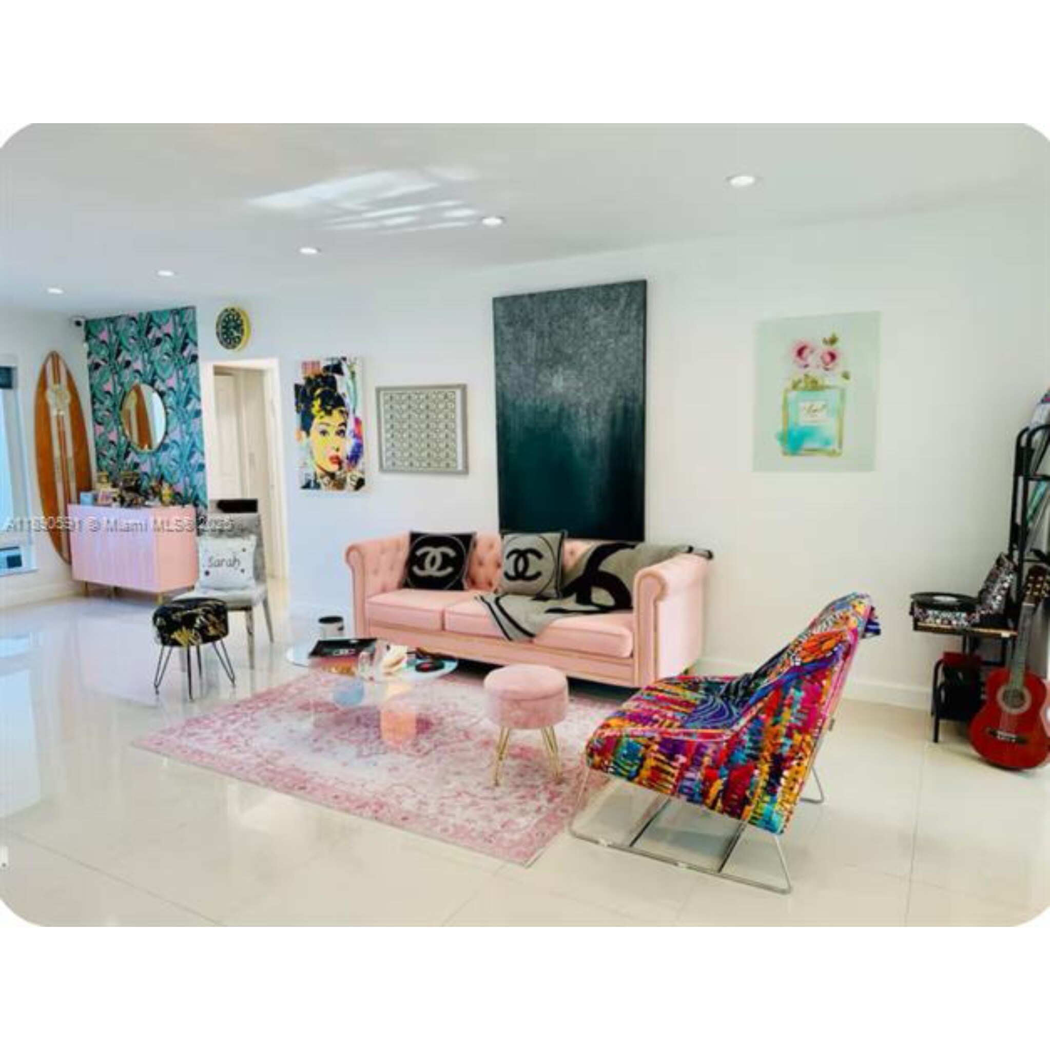 Building Photo - 9240 Byron Ave