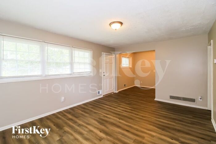 Building Photo - 1836 Evans Dr SW