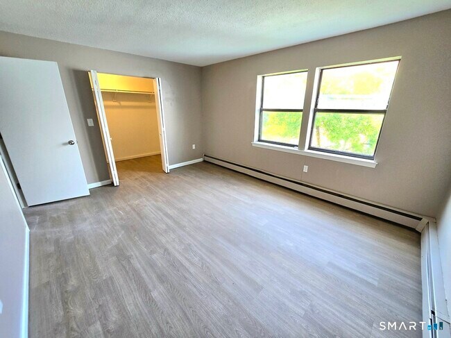 Building Photo - 272 Bellevue St