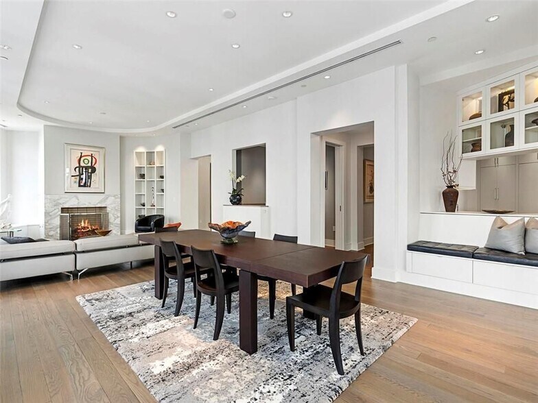 Building Photo - 3376 Peachtree Rd