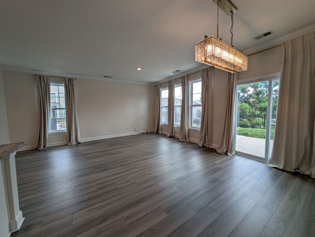 Building Photo - Modern Corner Lot Townhome located in the Ivy Ridge Community in South Carolina !
