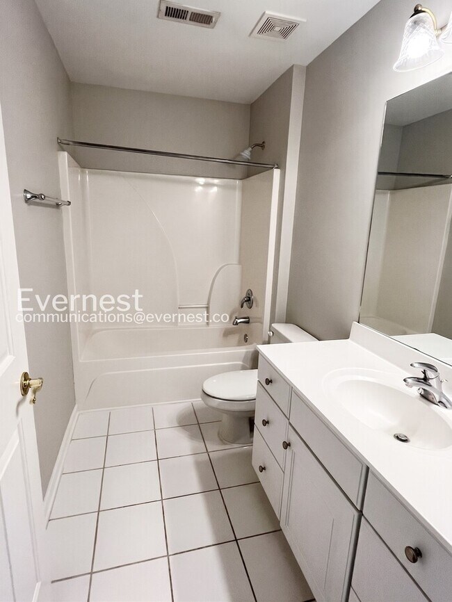 Building Photo - 743 Rolling Fork Dr