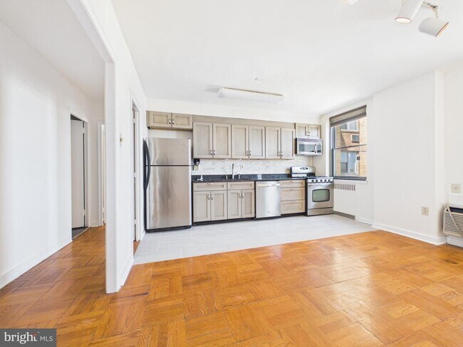 Building Photo - 2601 Pennsylvania Ave