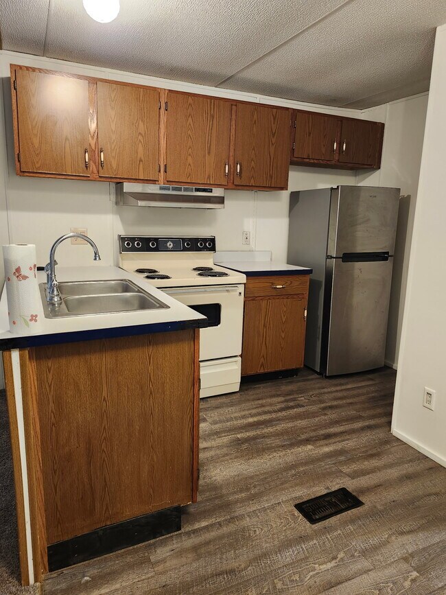 Building Photo - 2149 Twin Leaf Dr