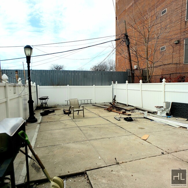 Building Photo - Floor through 3 Bedroom with backyard on W...