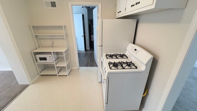 kitchen quartz toos - 2244 Scott Rd