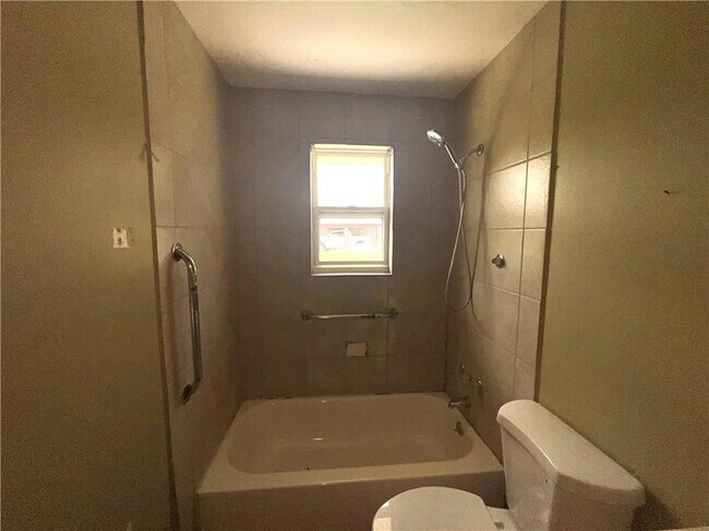 Building Photo - 8506 Valor Dr