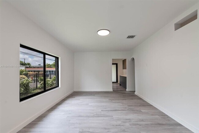 Building Photo - 25 NW 78th St