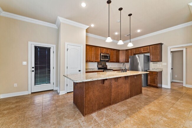 Building Photo - 782 Serpentine Dr