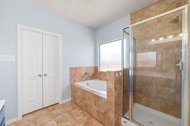 Building Photo - 8914 Parlin Ridge Dr