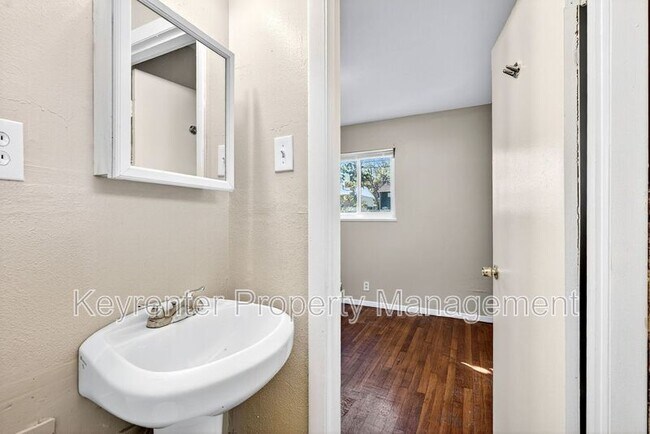 Building Photo - 10115 Saffron Dr