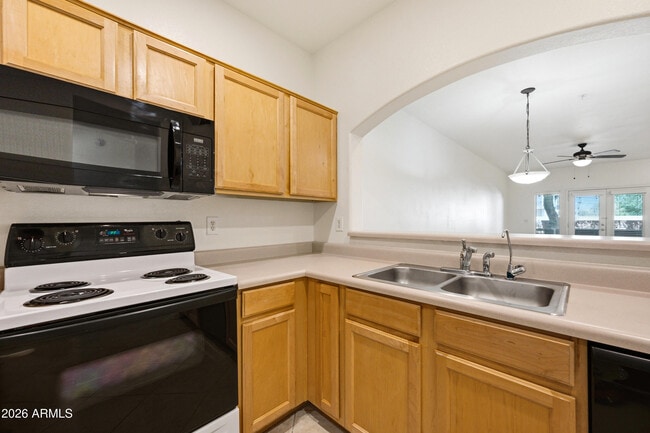 Building Photo - 7021 E Earll Dr