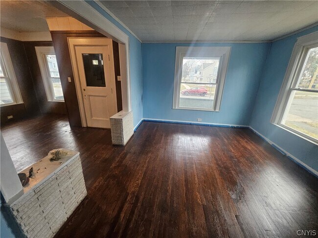 Building Photo - 1330 Midland Ave