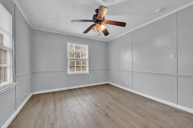 Building Photo - 4413 6th Ave