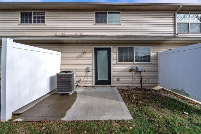 Building Photo - Timber Trails – Space, Comfort & Convenience