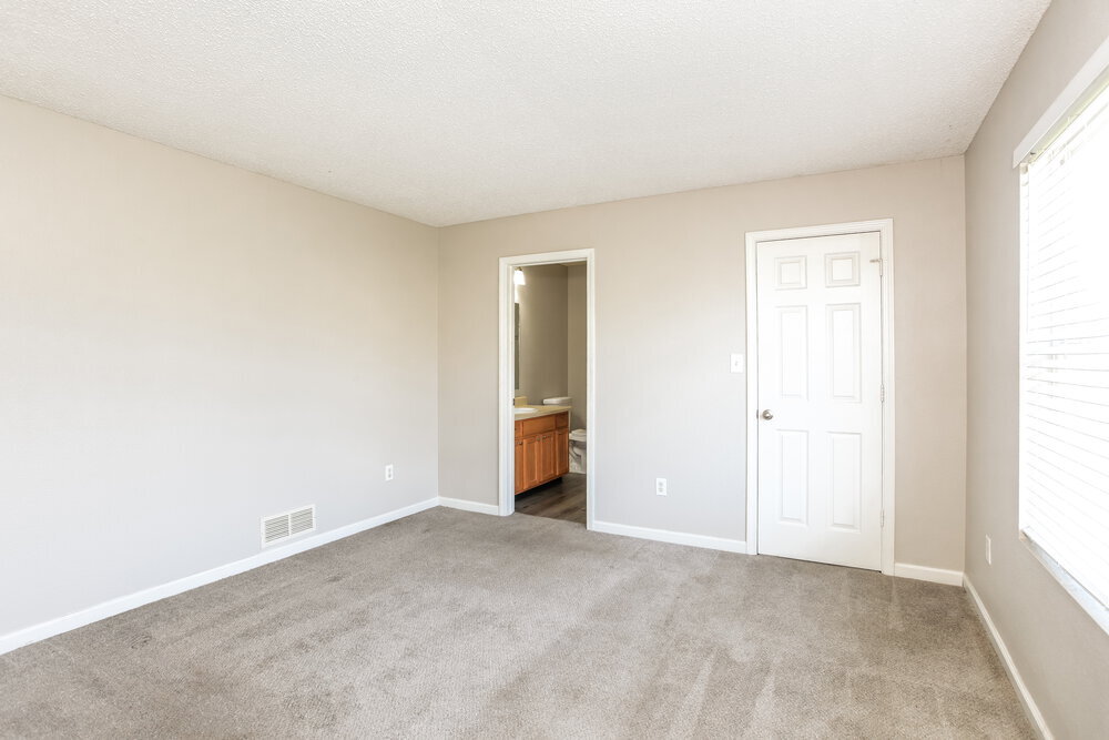 Building Photo - 5558 Wild Horse Dr