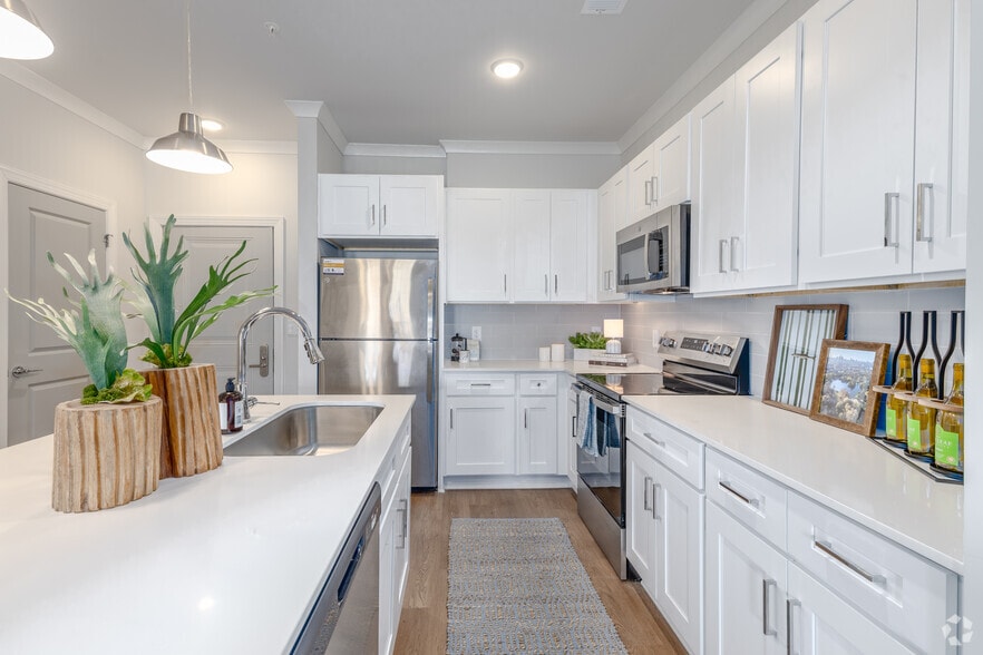 2BR, 2BA - 1,124SF - Kitchen - The One at Hope Mills