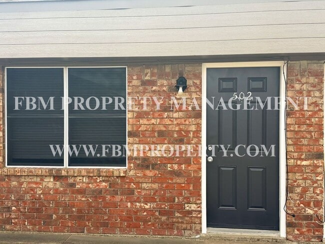 Building Photo - Willow Court Apartments, Unit 502 - 2 Bedroom, 1 Bathroom Apartment Home in Mexia, TX!