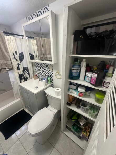 plenty of bathroom storage - 623 S 33rd St