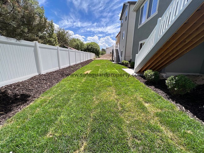 Building Photo - Newer 4 Bedroom Home in West Jordan