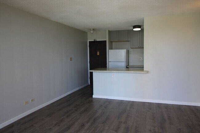 Building Photo - Beautifully upgraded 1 bedroom end unit!