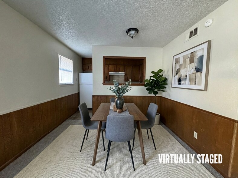 Building Photo - 228 Hold St