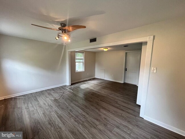 Building Photo - 465 W Elmer Rd