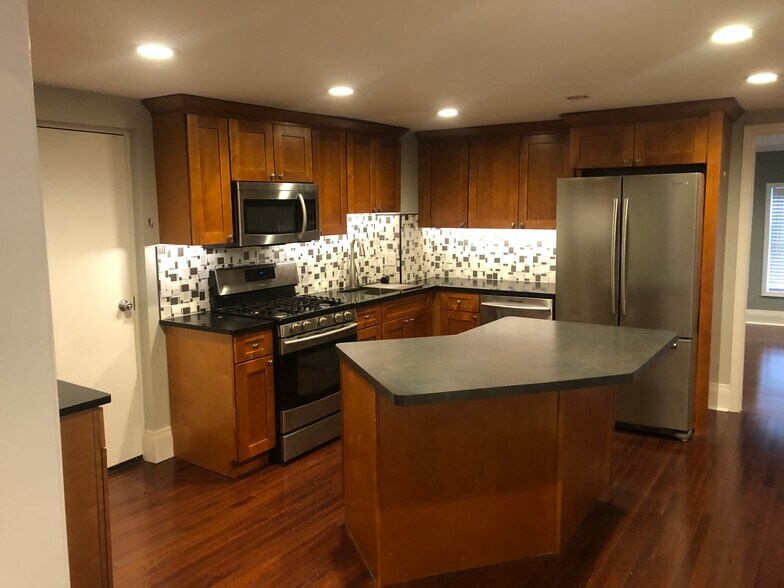 Building Photo - 80 Union St