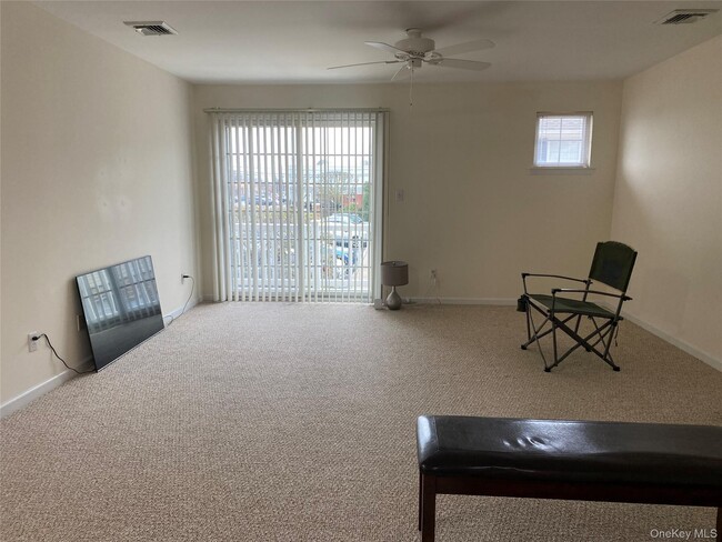 Building Photo - 7 Dominick Ct