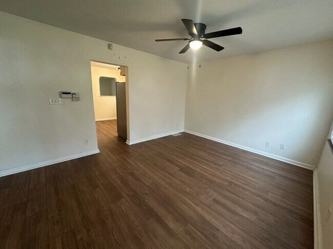 Building Photo - 1960 Studer Ave