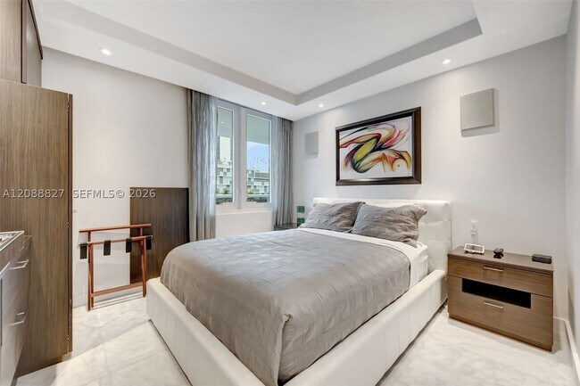 Building Photo - 2301 Collins Ave