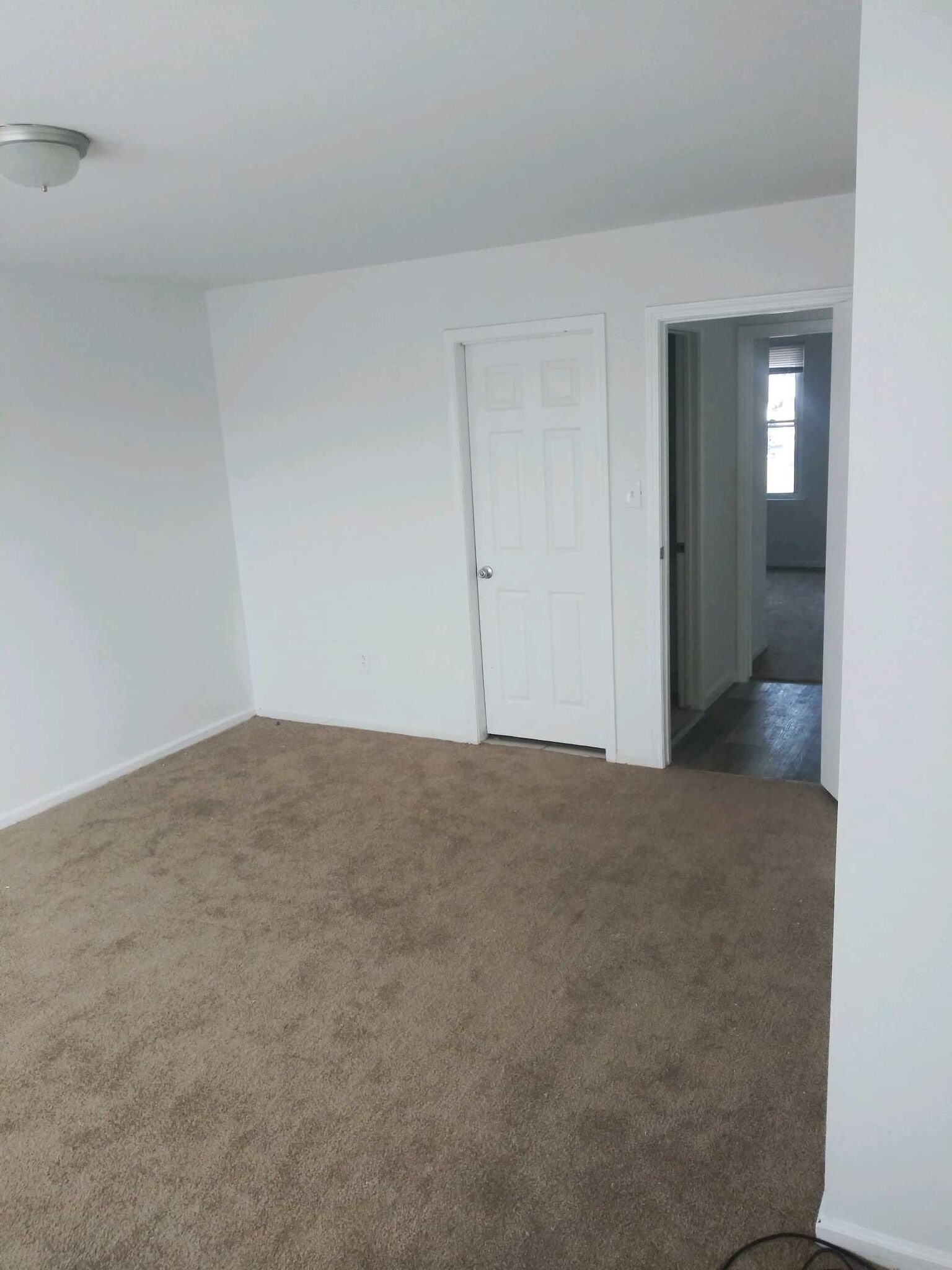 Building Photo - 44 Hopewell Ln Unit #B