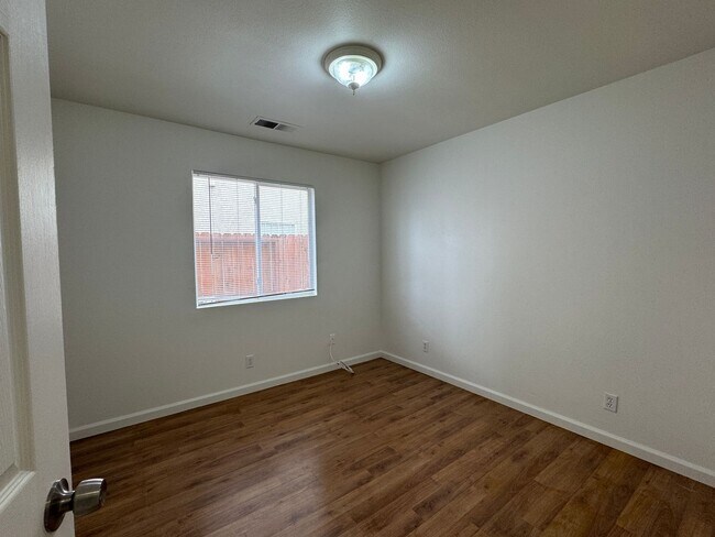 Building Photo - Three Bed, Two Bath Home with Two Car Garage