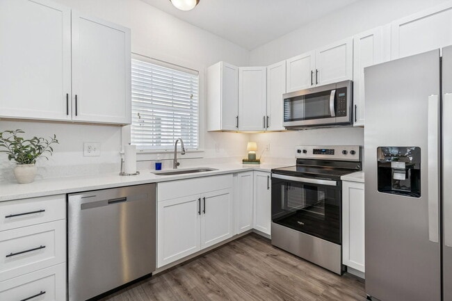 Building Photo - 12715 Taylor Nicolas Dr