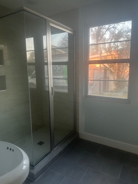 Building Photo - 1509 Clay St