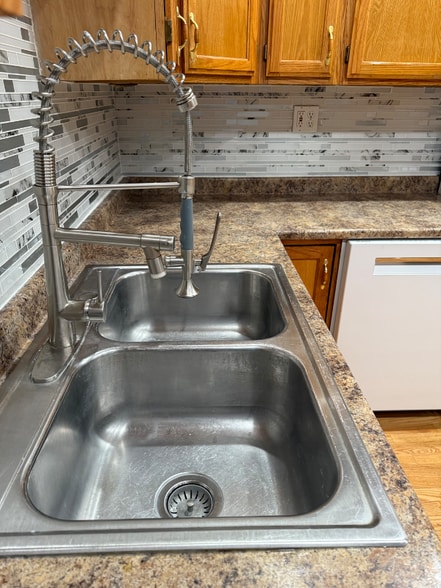 Building Photo - 2707 W Thomas St